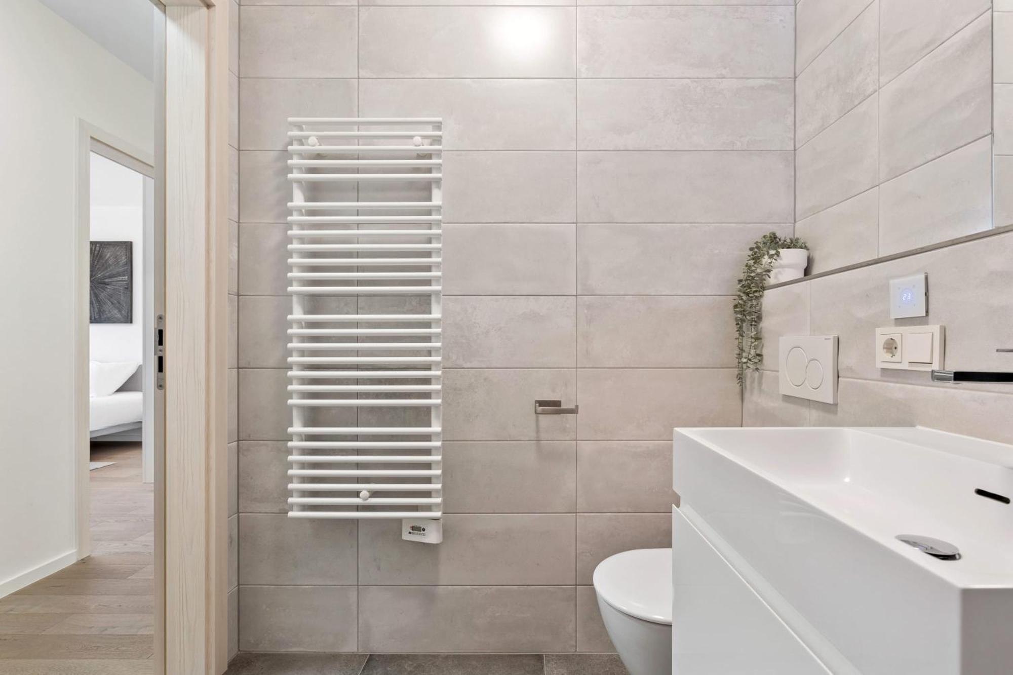 Modern 2BR Apartment with Pool & City Views Luxemburgo Exterior foto